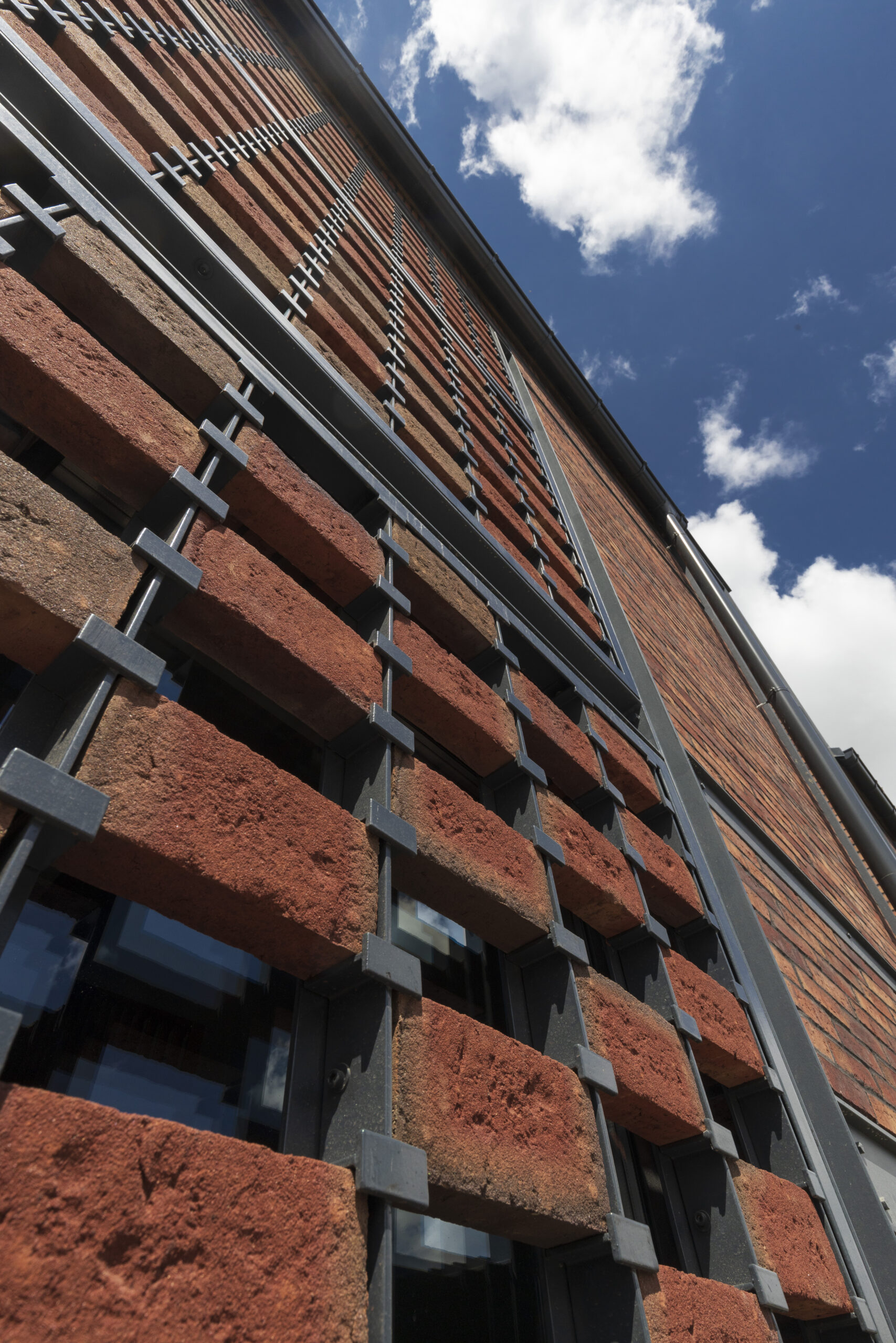 Przepierzenia wejść z cegły